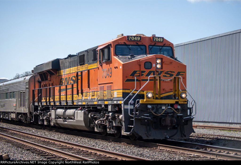 BNSF 7049